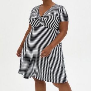 Torrid Mini Super Soft Babydoll Dress (twist front, black white striped, size 3)